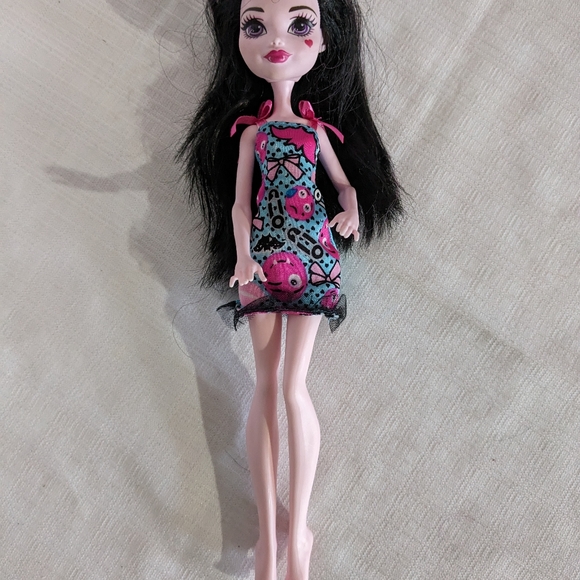 Monster High DracuLaura Fashion Doll With Emoji Dress 2016 Mattel - Picture 5 of 5